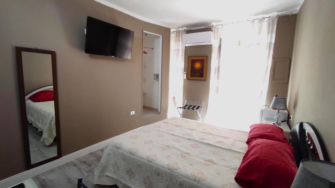 Bed and Breakfast Yaki Domo Cagliari Esterno foto